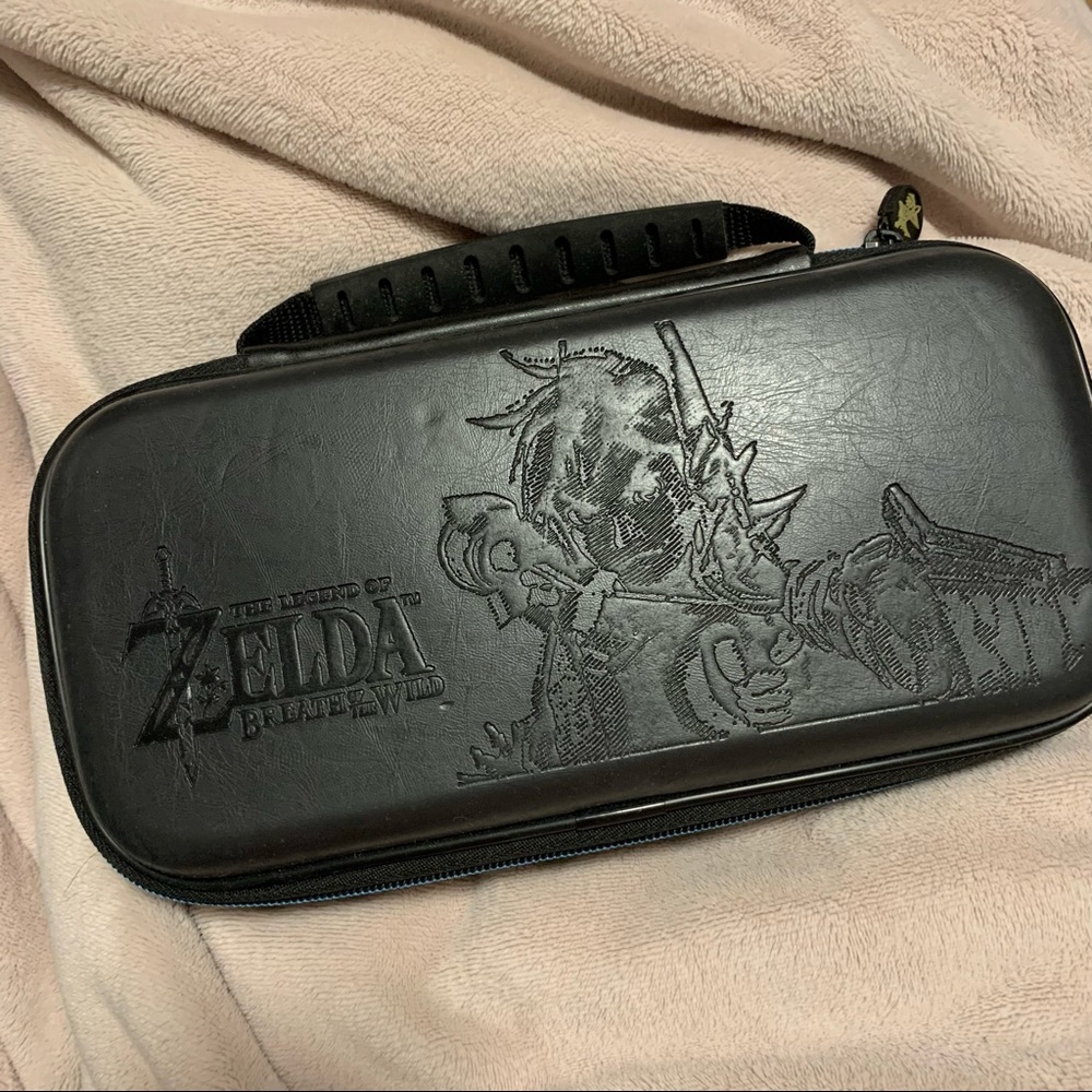 Nintendo Switch Deluxe Zelda Link Travel Case
